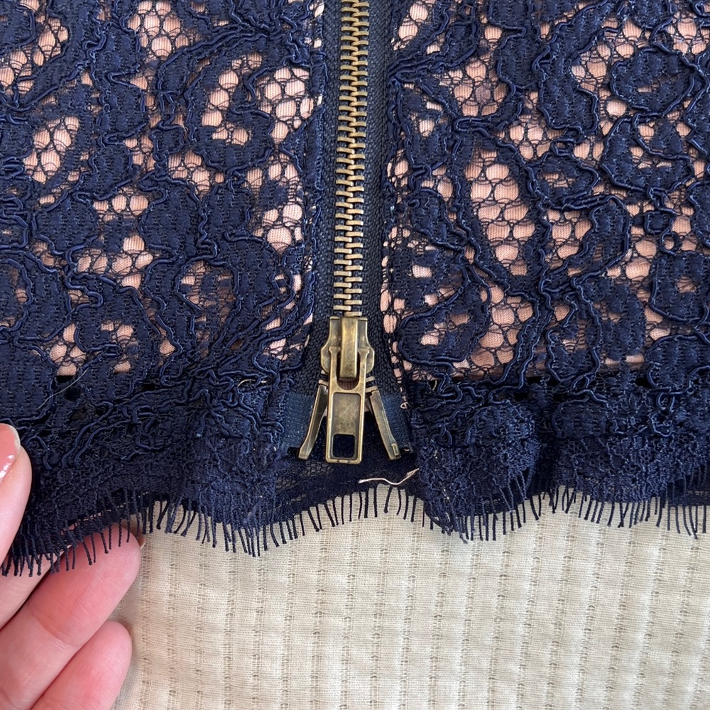 Adrianna Papell  Navy Lace Dress Size 12 NWT - Picture 7 of 8